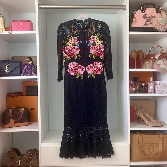SOLD!  💕 NWT Dolce & Gabbana $4995 Floral Embroidered Lace in Navy - Picture 2 of 12